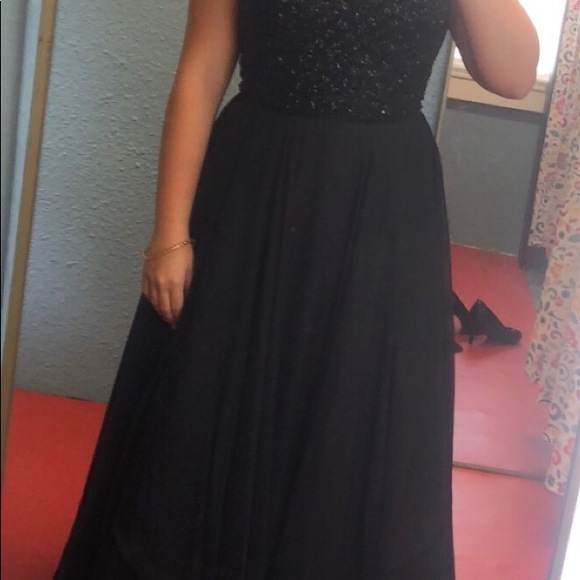 For sale worn once. Zipper broke is replaceable - Picture 3 of 5